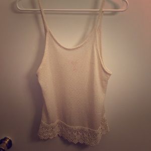 Cute little top. Must go!